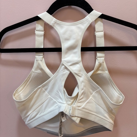 Victoria's Secret Sports Bra Size 36DD - Picture 4 of 5